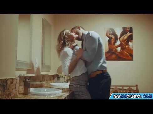❤️ когда грудастая блондинка соблазняет тебя в общественном туалете ❤❌ Качественное порно у нас ️❤